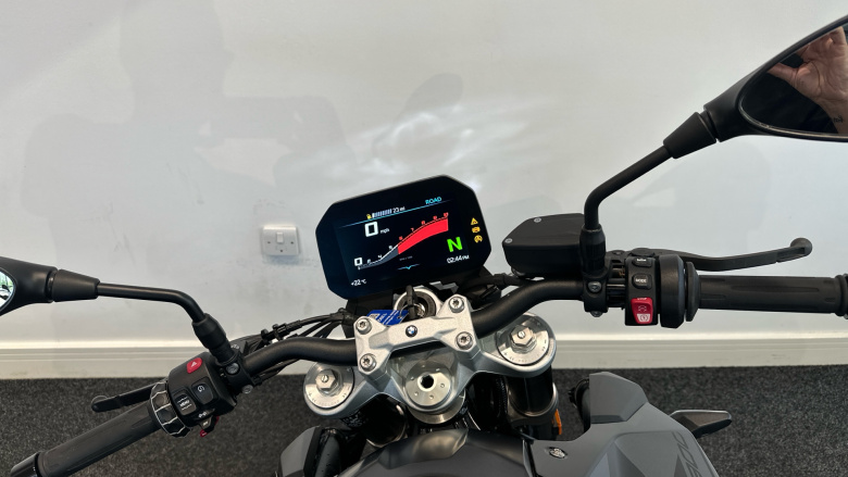BMW F900 R (25MY)